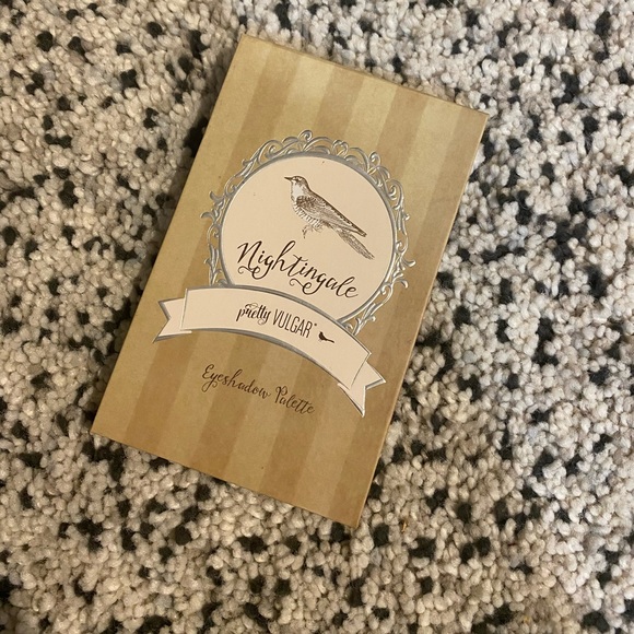 NEW! Pretty Vulgar Eyeshadow Palette - Picture 2 of 5